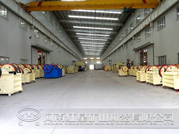 閃鋅礦破碎機(jī)車間圖 閃鋅礦破碎機(jī)車間圖