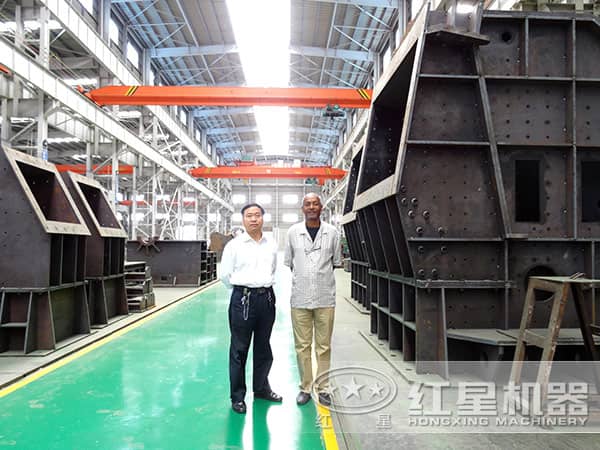 破碎機(jī)生產(chǎn)車間 破碎機(jī)生產(chǎn)車間