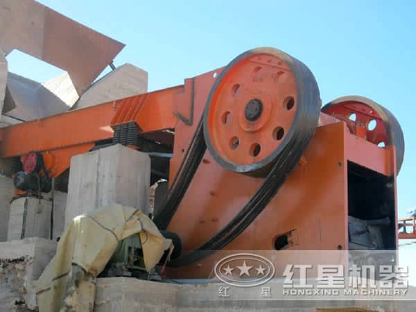 破碎機(jī)生產(chǎn)現(xiàn)場(chǎng) 破碎機(jī)生產(chǎn)現(xiàn)場(chǎng)