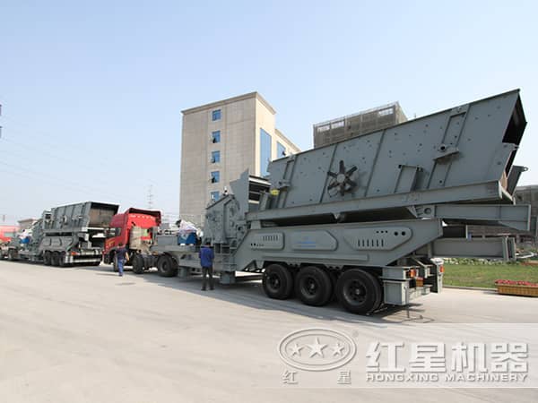 花崗巖移動(dòng)破碎機(jī)發(fā)貨圖 花崗巖移動(dòng)破碎機(jī)發(fā)貨圖