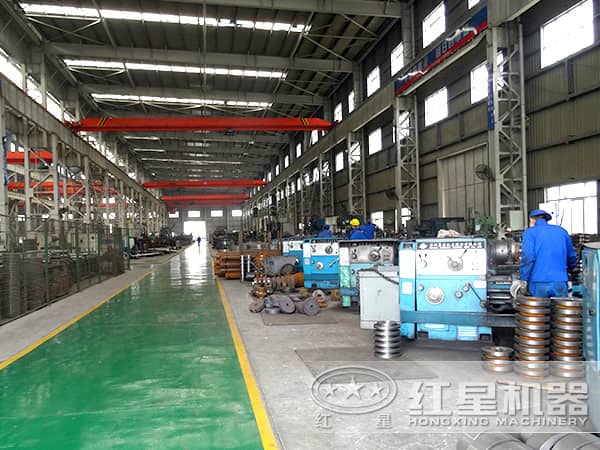 紅星車間工人作業(yè)現(xiàn)場 紅星車間工人作業(yè)現(xiàn)場