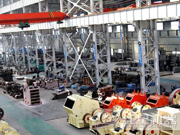 石頭破碎機(jī)生產(chǎn)車間 石頭破碎機(jī)生產(chǎn)車間
