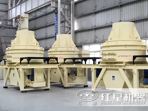 沖擊式破碎機集合擺放 沖擊式破碎機集合擺放