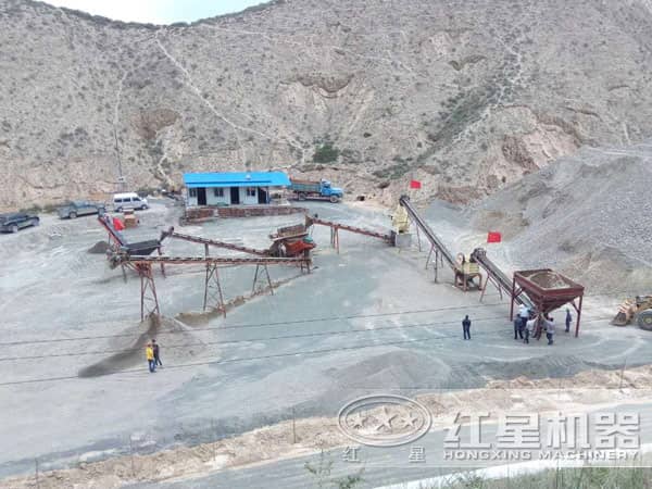 紅星技術(shù)專家正在現(xiàn)場(chǎng)調(diào)試 紅星技術(shù)專家正在現(xiàn)場(chǎng)調(diào)試