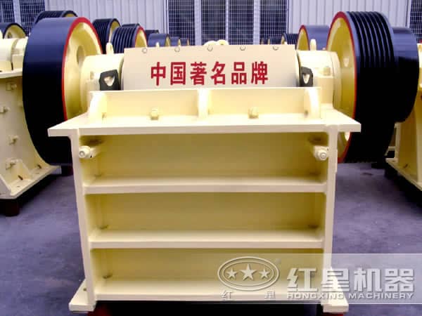 細碎顎式破碎機正面大圖 細碎顎式破碎機正面大圖