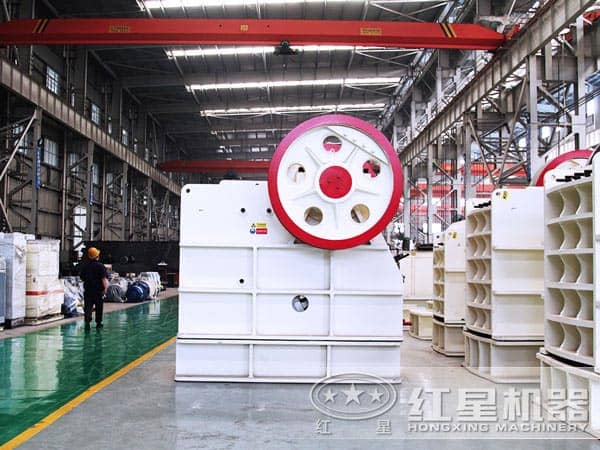 鄂式破碎機(jī)高清大圖 鄂式破碎機(jī)高清大圖