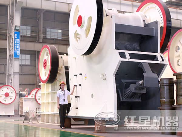 顎式破碎機(jī)大圖 顎式破碎機(jī)大圖