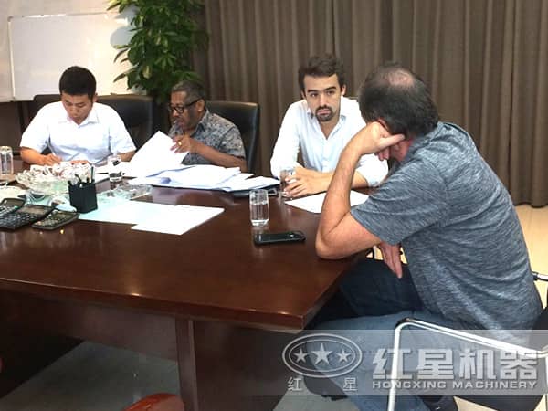 技術(shù)專業(yè)正在探討新方案 技術(shù)專業(yè)正在探討新方案