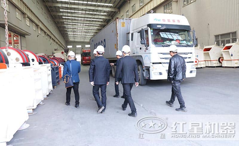 紅星機器車間、用戶來訪