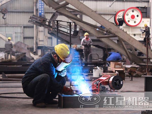 設(shè)備生產(chǎn)車間 設(shè)備生產(chǎn)車間