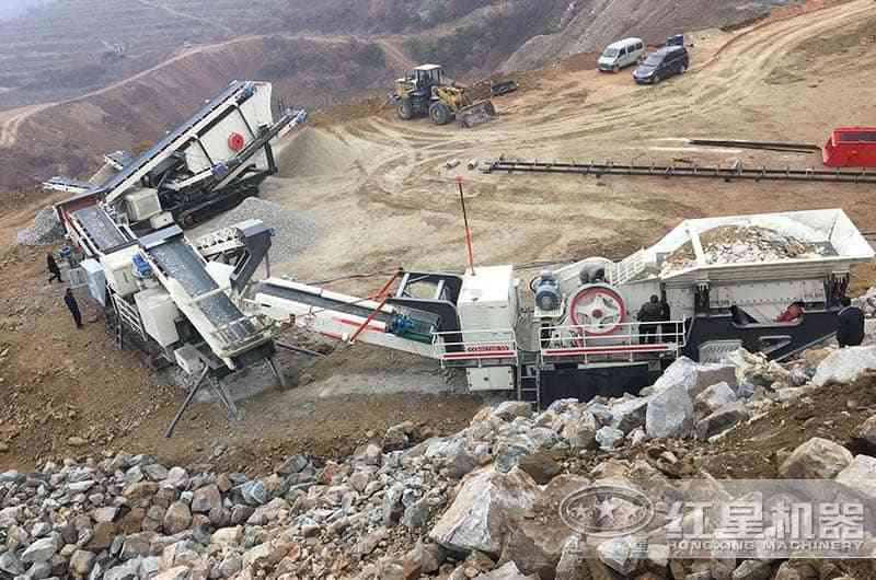 履帶移動式石子破碎機作業(yè)現(xiàn)場 履帶移動式石子破碎機作業(yè)現(xiàn)場
