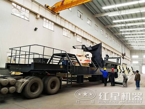 客戶來廠參觀移動破碎站 客戶來廠參觀移動破碎站