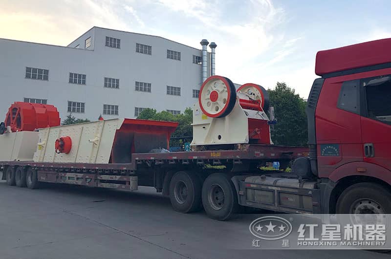 廠家發(fā)貨顎式破碎機(jī) 廠家發(fā)貨顎式破碎機(jī)