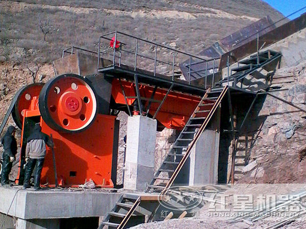 赤銅礦破碎現(xiàn)場(chǎng) 赤銅礦破碎現(xiàn)場(chǎng)