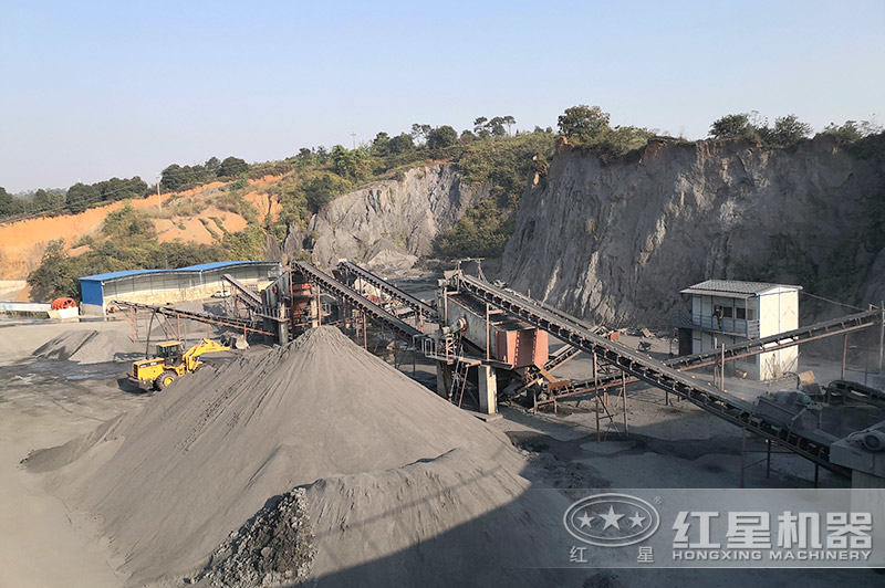 制沙生產(chǎn)現(xiàn)場 制沙生產(chǎn)現(xiàn)場