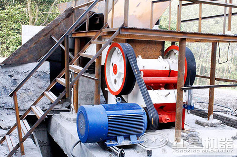 生產(chǎn)線(xiàn)設(shè)備安裝現(xiàn)場(chǎng) 生產(chǎn)線(xiàn)設(shè)備安裝現(xiàn)場(chǎng)