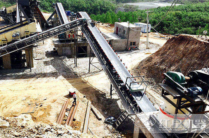 河南安陽圓錐碎機現(xiàn)場 河南安陽圓錐碎機現(xiàn)場