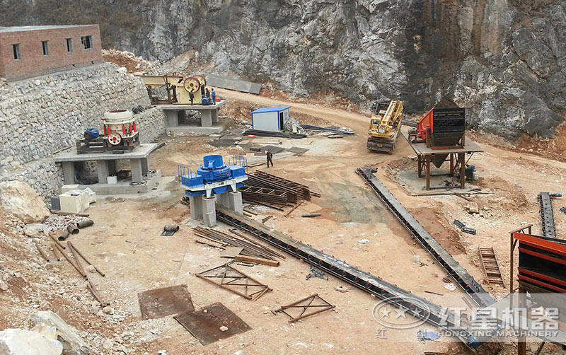 小型石英砂碎沙設(shè)備安裝現(xiàn)場 小型石英砂碎沙設(shè)備安裝現(xiàn)場